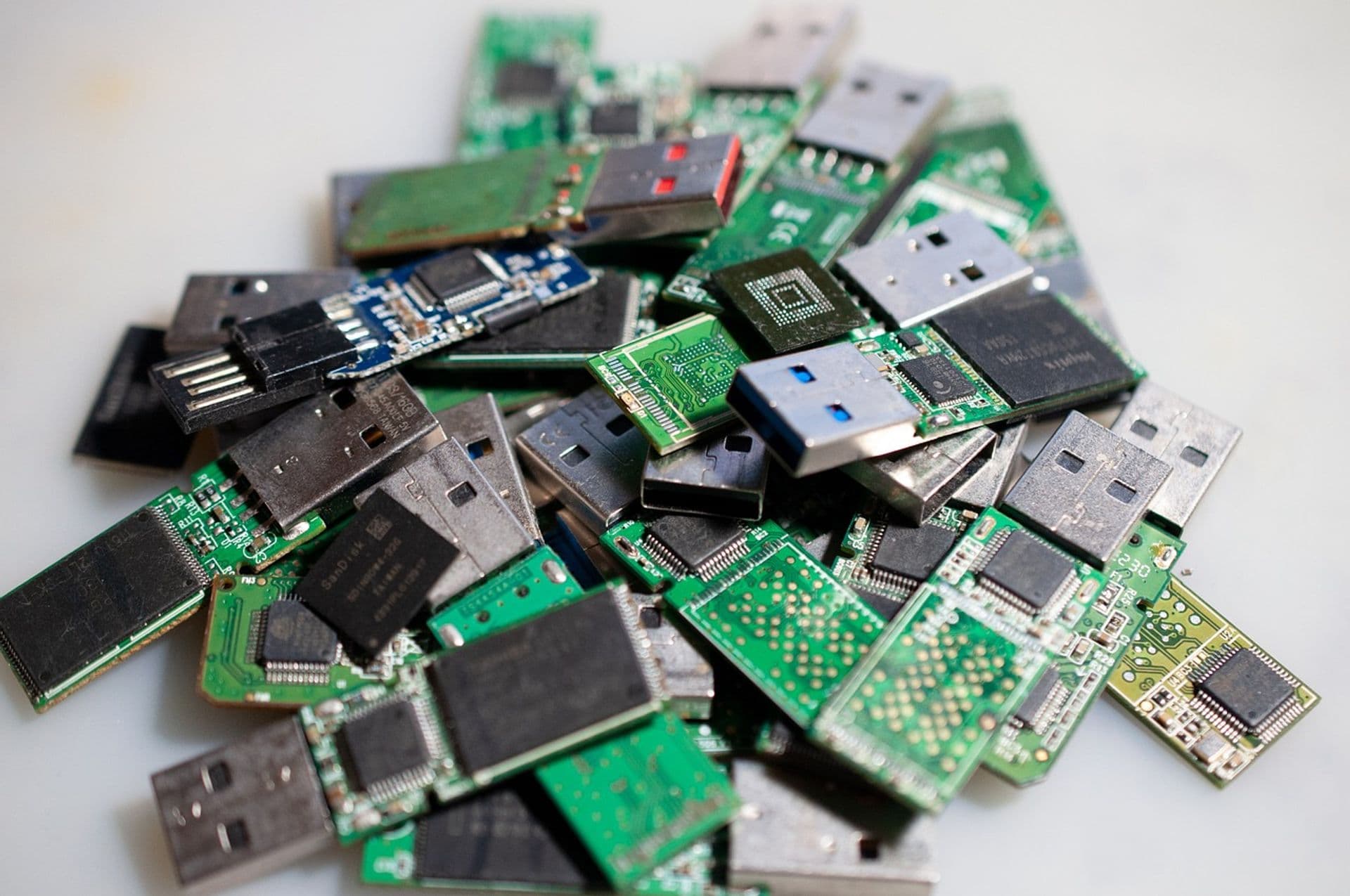 Detail USB flash disku — diagnostika