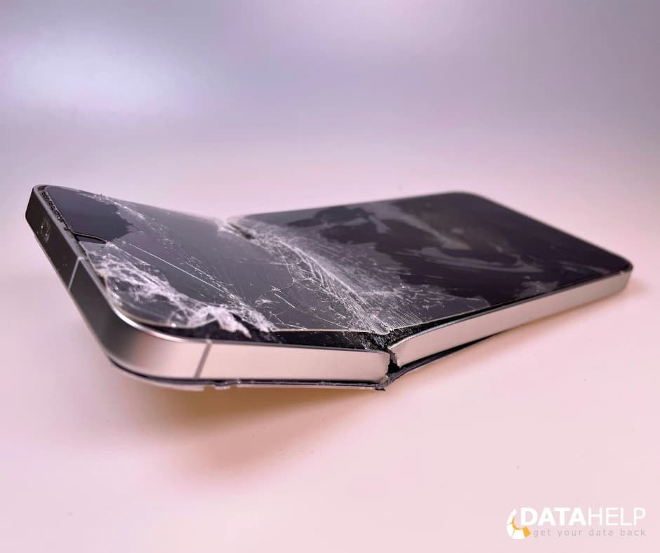 Záchrana dat ze Samsung Galaxy S24+ ohnutého napůl